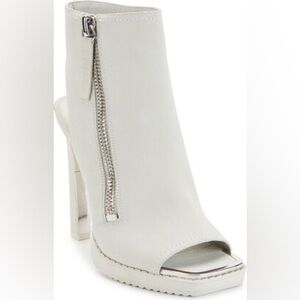 New Sz 8.5M Malia stunning sexy square toe off white suede shooties boots